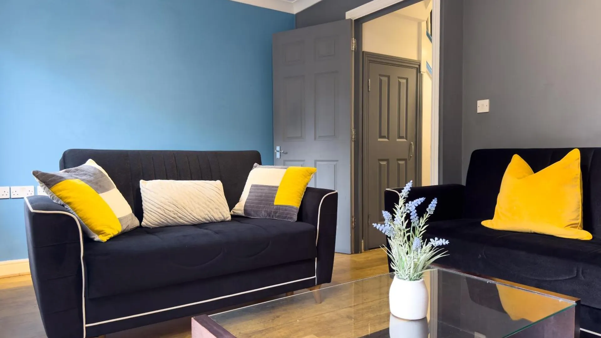Last-Minute Reserve L Modern 2 Double Bed Apartment For 5 Guests L Hofin Stays Short Lets & Serviced Accommodation Лондон 0*,  Великобритания
