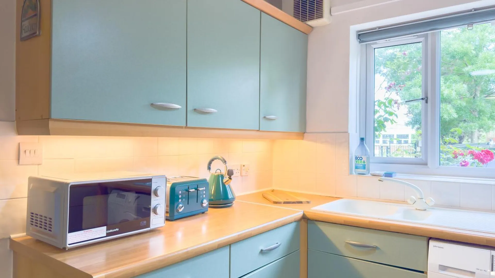 Last-Minute Reserve L Modern 2 Double Bed Apartment For 5 Guests L Hofin Stays Short Lets & Serviced Accommodation Лондон Великобритания