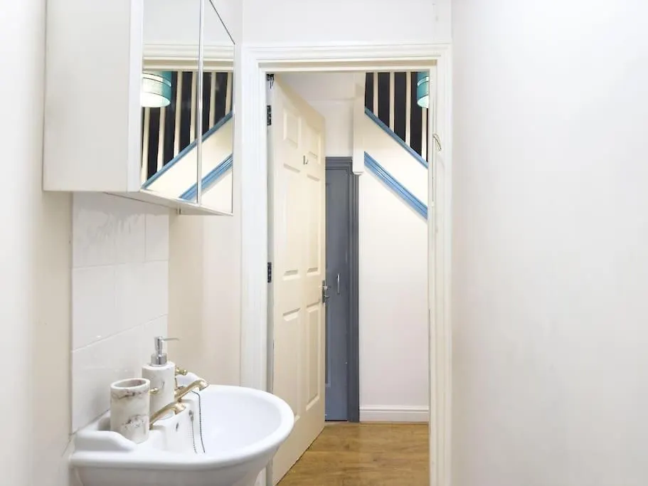 Last-Minute Reserve L Modern 2 Double Bed Apartment For 5 Guests L Hofin Stays Short Lets & Serviced Accommodation Лондон